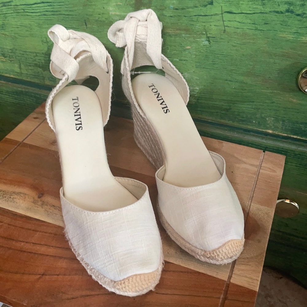 Tonivis women’s Wedge Espadrilles with tie strap sz 7